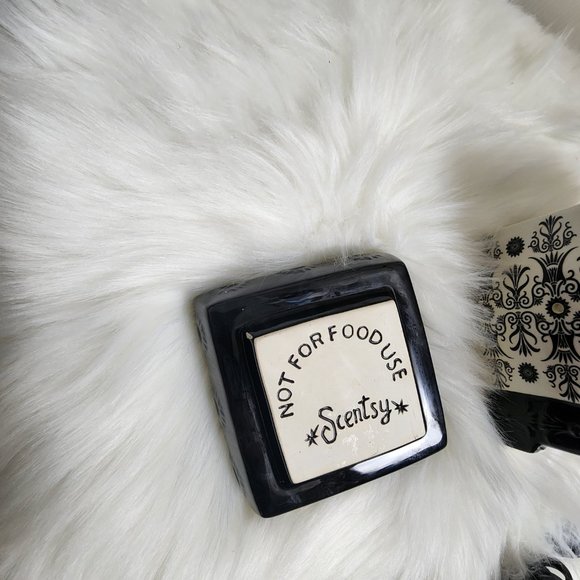 Scentsy Retired Warmer - Boleyn - Picture 6 of 8